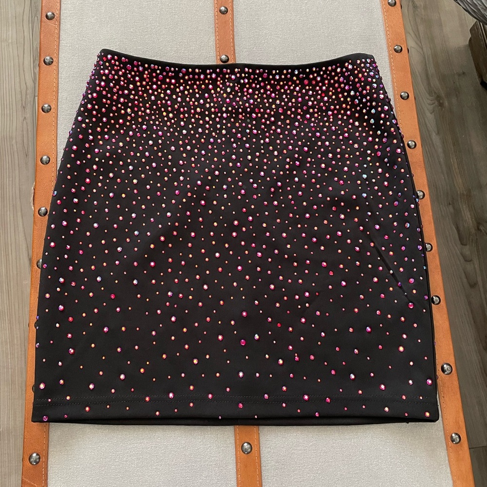 Gold Label Wow Couture size small mini skirt.